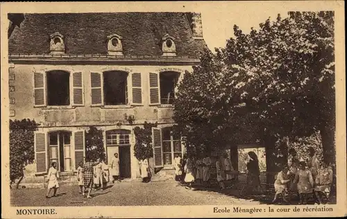 Ak Montoire Loir et Cher, Ecole Menagere, cour de recreation