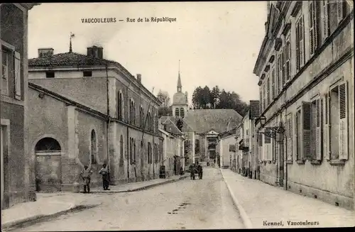 Ak Vaucouleurs Meuse, Rue de la Republique