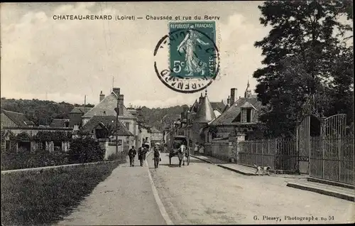 Ak Chateaurenard Loiret, Chaussée et rue du Berry, Kutsche