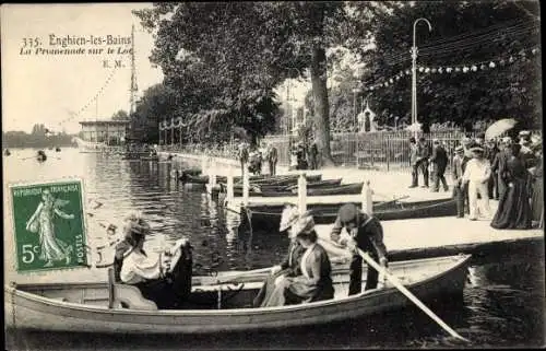 Ak Enghien les Bains Val d'Oise, La Promenade sur le Lac, Ruderboot