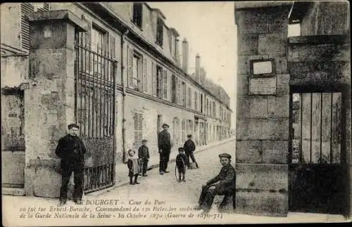 Ak Le Bourget Seine Saint Denis, Cour du Parc