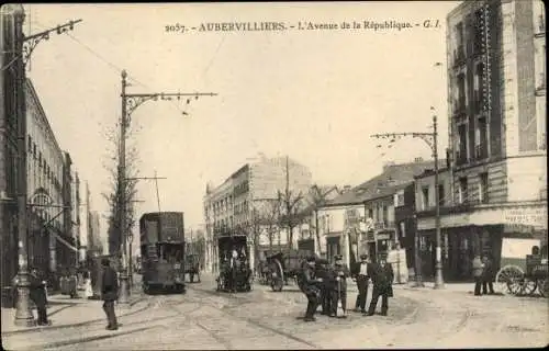 Ak Aubervilliers Seine Saint Denis, L'Avenue de la Republique