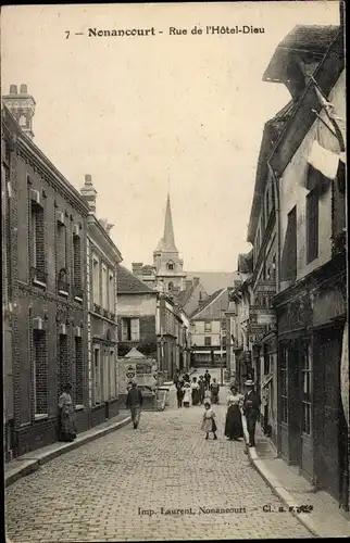 Ak Nonancourt Eure, Rue de l'Hôtel Dieu, piétons