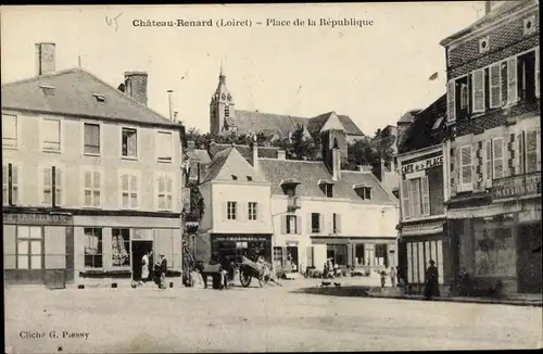 Ak Chateaurenard Loiret, Place de la Republique