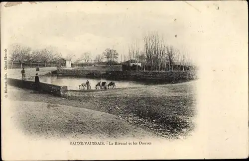 Ak Sauzé-Vaussais Deux Sèvres, Le Rivaud et les Douves