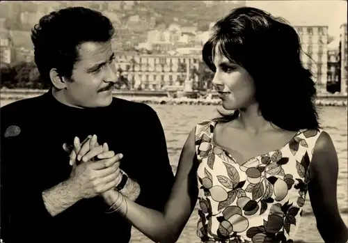 Ak Schauspieler Antonella Lualdi und Domenico Modugno, Portrait, Rendezvous in Ischia