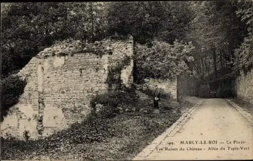 Ak Marly le Roi Yvelines, Foret, Ruines du Vieux Chateau