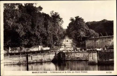 Ak Marly le Roi Yvelines, L'Abreuvoir et la Cote du Coeur Volant