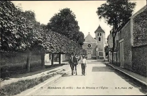 Ak Mandres Val de Marne, Rue de Brunoy et l'Eglise