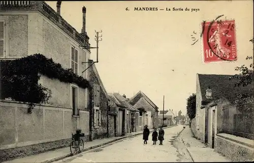 Ak Mandres Val de Marne, Sortie du pays