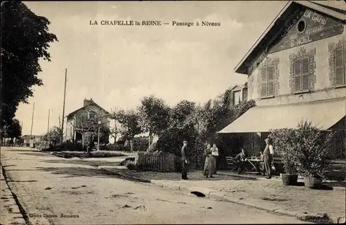 Ak La Chapelle la Reine Seine et Marne, Passage à Niveau, Restaurant