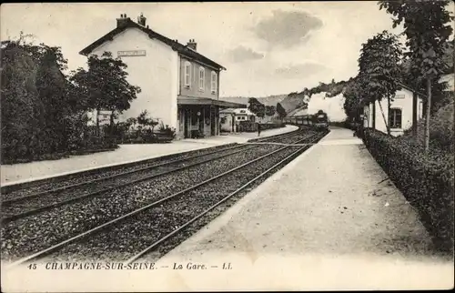 Ak Champagne sur Seine et Marne, La Gare, Bahnhof, Gleisseite, Dampflok