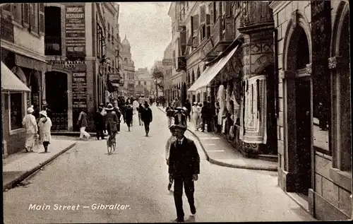 Ak Gibraltar, Main Street