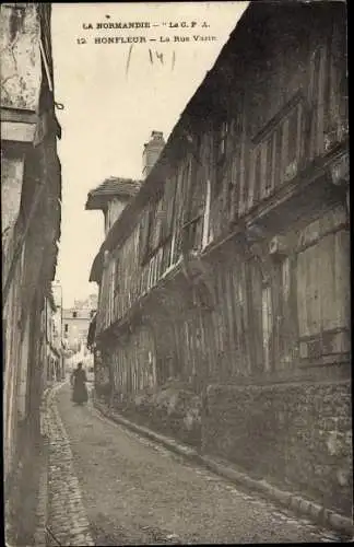 Ak Honfleur Calvados, La Rue Varin