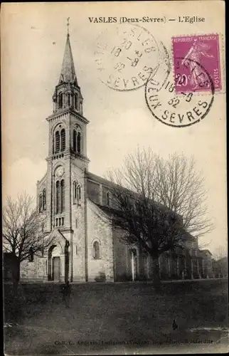 Ak Vasles Deux Sèvres, L'Eglise