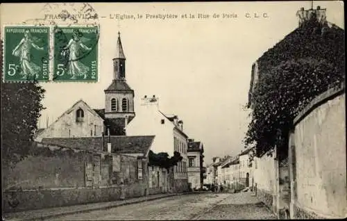 Ak Franconville Val d Oise, L'Eglise, le Presbytere et la Rue de Paris