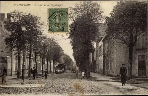 Ak Pithiviers Loiret, Avenue de la Republique