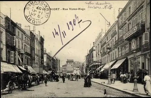 Ak Niort Deux Sèvres, Rue Vixtor Hugo