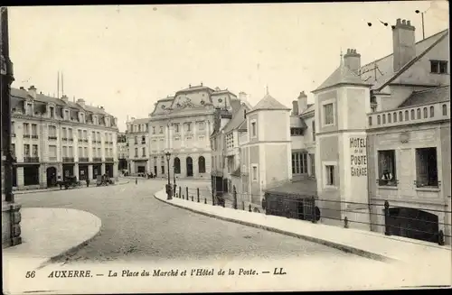 Ak Auxerre Yonne, La Place du Marche et l'Hotel de la Poste