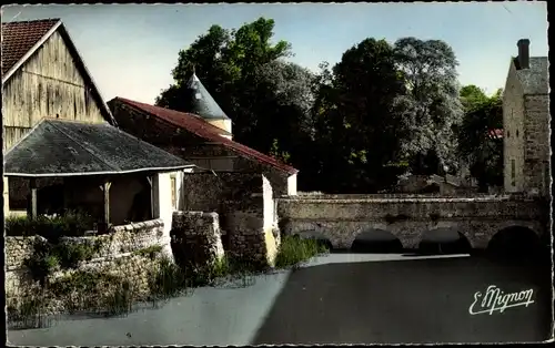 Ak Bourron Marlotte Seine et Marne, Fossés de la Ferme du Chateau, monument historique, XIIIe siecle