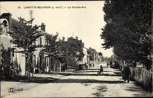 Ak Lamotte Beuvron Loir et Cher, La Grande Rue