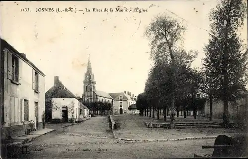 Ak Josnes Loir et Cher, La Place de la Mairie, l'Eglise