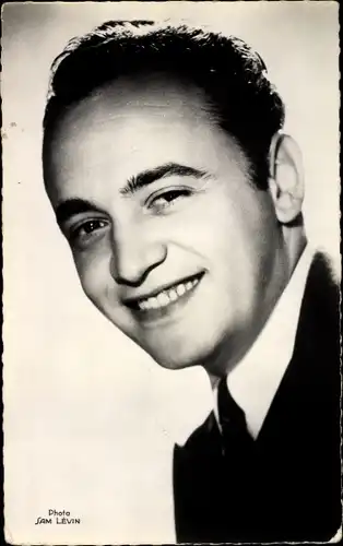 Ak Schauspieler Raymond Pellegrin, Portrait