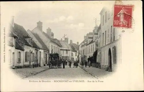 Ak Rochefort en Yvelines, Rue de la Poste, Kutsche