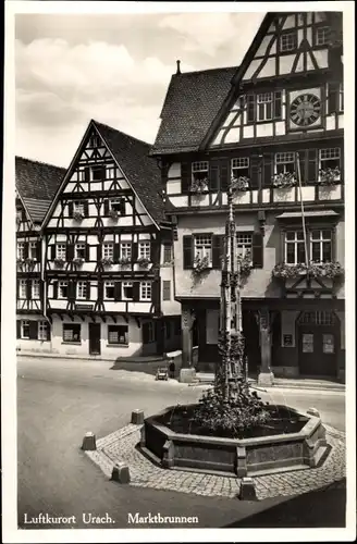 Ak Bad Urach in der Schwäbischen Alb, Marktbrunnen, Fachwerk