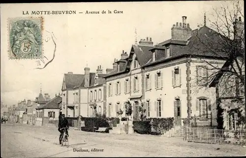 Ak Lamotte Beuvron Loir et Cher, Avenue de la Gare, Radfahrer