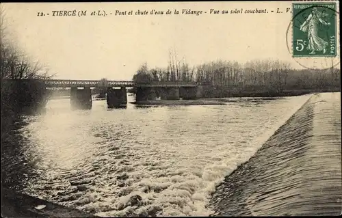 Ak Tiercé Maine et Loire, Pont et chute d'eau de la Vidance, Vue au soleil couchant