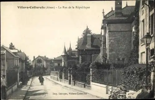 Ak Villers Cotterêts Aisne, La Rue de la Republique