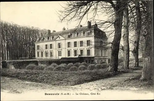 Ak Beauvoir Seine et Marne, Le Chateau, Côté Est