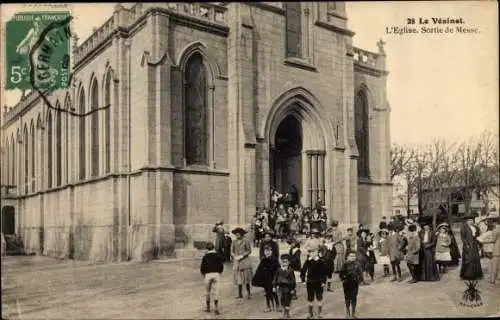 Ak Le Vésinet Yvelines, L'Eglise, Sortie de Messe