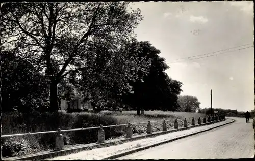 Ak La Norville Essonne, une rue