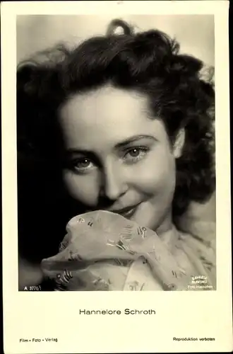 Ak Schauspielerin Hannelore Schroth, Portrait, Bavaria Film