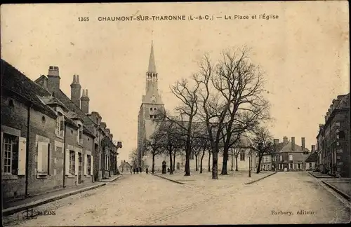 Ak Chaumont sur Tharonne Loir et Cher, La Place et l'Eglise