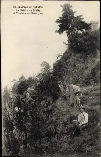 Ak Falaise Calvados, La Breche au Diable et Tombeau de Marie Joly, paysan