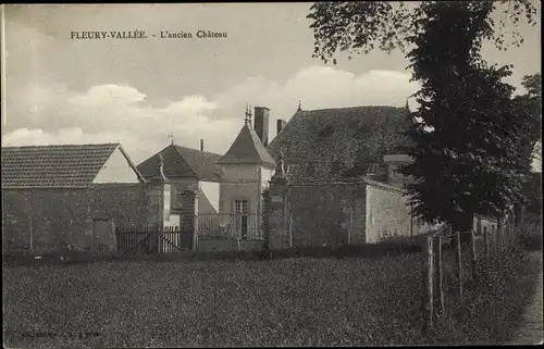 Ak Fleury la Vallée Yonne, L'ancien Chateau