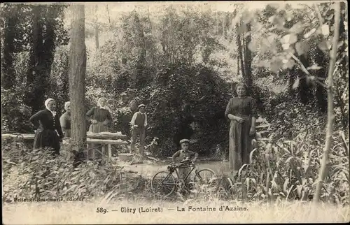 Ak Cléry Loiret, La Fontaine d'Azaine, Junge mit Fahrrad