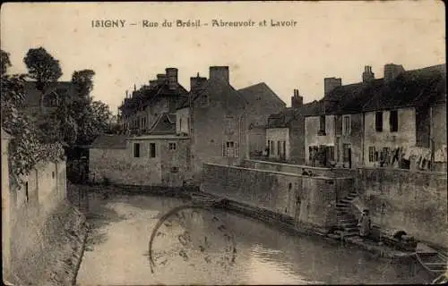 Ak Isigny sur Mer Calvados, Rue du Bresil, Abreauvoir et Lavoir