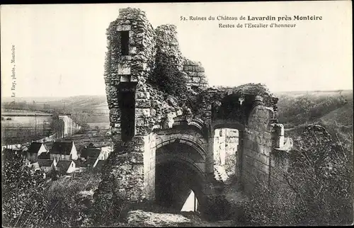 Ak Lavardin Loir et Cher, Ruines du Chateau, Restes de l'Escaller d'Honneur