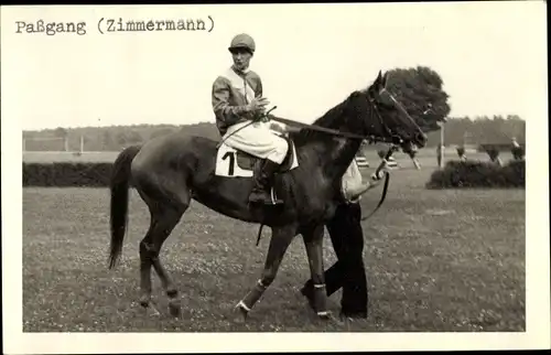 Foto Ak Paßgang Rennpferd, Jockey Zimmermann