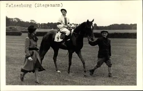 Foto Ak Felsenburg Rennpferd, Jockey Stegemann