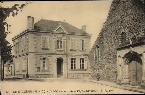 Ak Savennières Maine et Loire, La Mairie et la Porte de l'Eglise