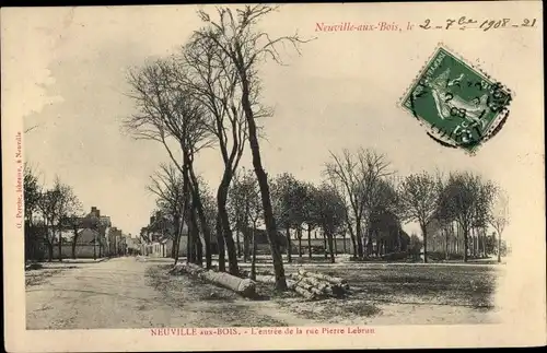 Ak Neuville aux Bois Loiret, L'entree de la rue Pierre Lebrus