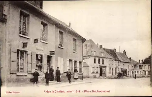 Ak Anizy le Château Aisne, Place Rochechouart