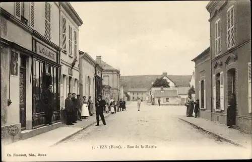 Ézy sur Eure Eure, Rue de la Mairie, gens