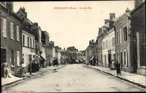 Ak Etrépagny Eure, Grande Rue, riverains