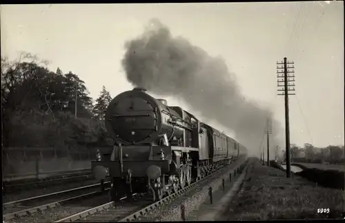 Foto Ak Britische Eisenbahn at King's Langley from Euston, 6144